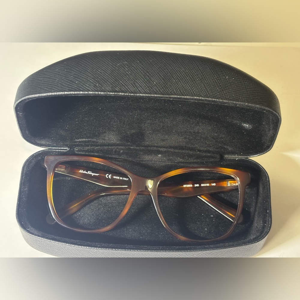 Salvatore Ferragamo SF 2903 240 Women’s Cat Eyeglasses Frame in Brown Tortoise. - Picture 1 of 9